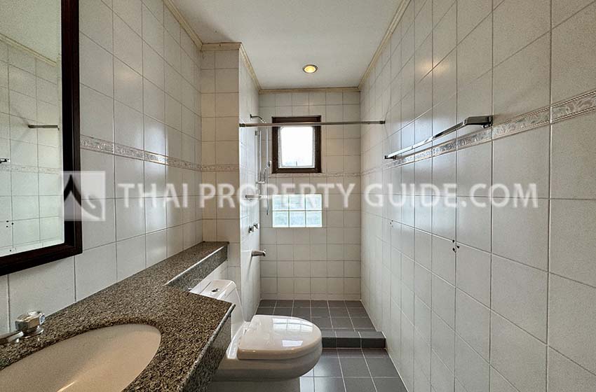 Apartment in Phaholyothin 